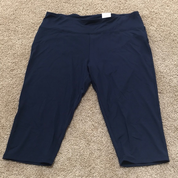 Spirit Pants - NWT! Spirit XXL navy mid rise cropped tights .